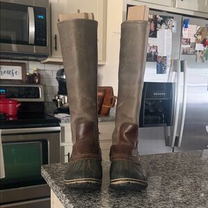 Sorel Women's Winter Boots - All weather sz 8